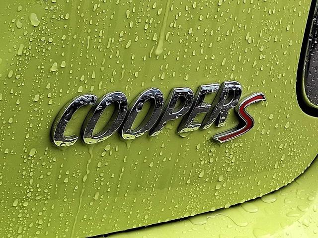Photo of 2023 Zesty Yellow MINI Convertible