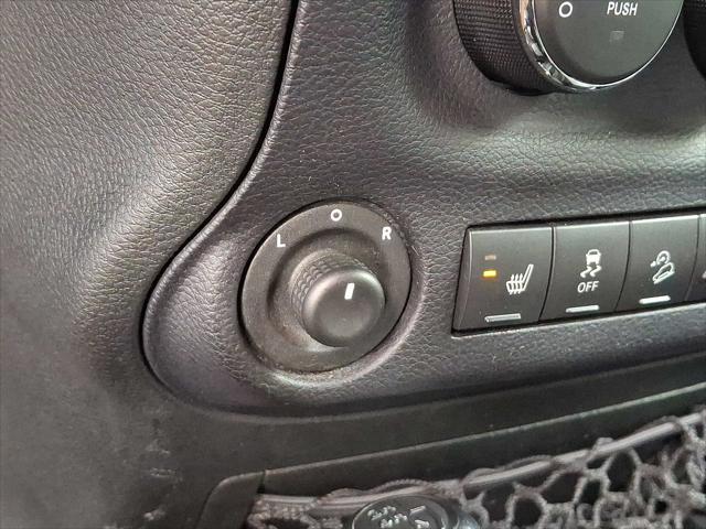 Photo of 2015 Hydro Blue Pearl Coat Jeep Wrangler Unlimited