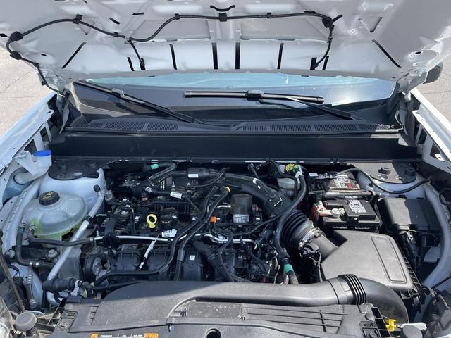 Photo of 2023 OXFORD WHITE Ford Maverick