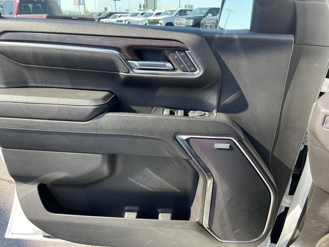 Photo of 2023 Summit White GMC Sierra 1500