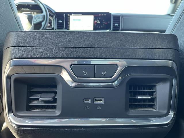 Photo of 2023 Summit White GMC Sierra 1500