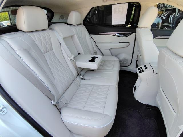 Photo of 2021 Olympic White Buick Envision