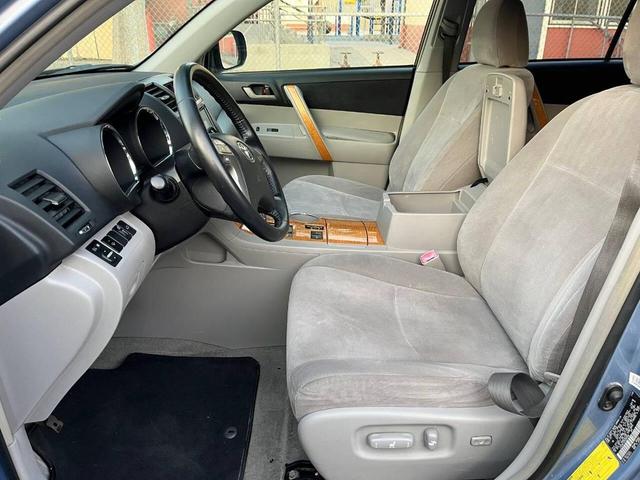 Photo of 2008 Wave Line Pearl Toyota Highlander Hybrid