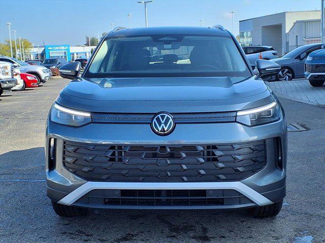 Photo of 2025 Platinum Gray Metallic Volkswagen Tiguan