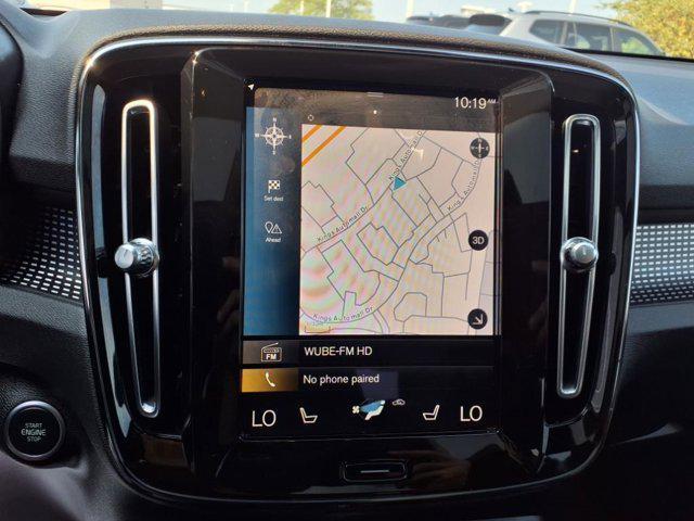 Photo of 2022 Onyx Black Metallic Volvo XC40