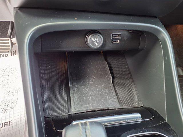 Photo of 2022 Onyx Black Metallic Volvo XC40