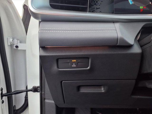 Photo of 2025 Pure White Volkswagen Tiguan