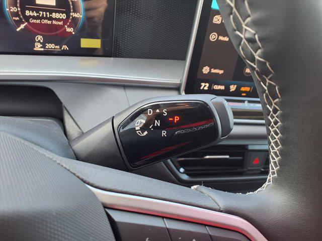 Photo of 2025 Pure White Volkswagen Tiguan