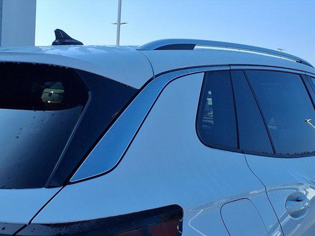 Photo of 2025 Pure White Volkswagen Tiguan