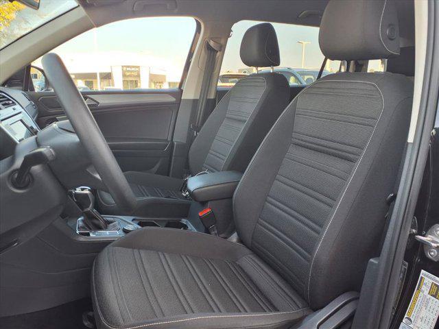 Photo of 2022 Deep Black Pearl Volkswagen Tiguan