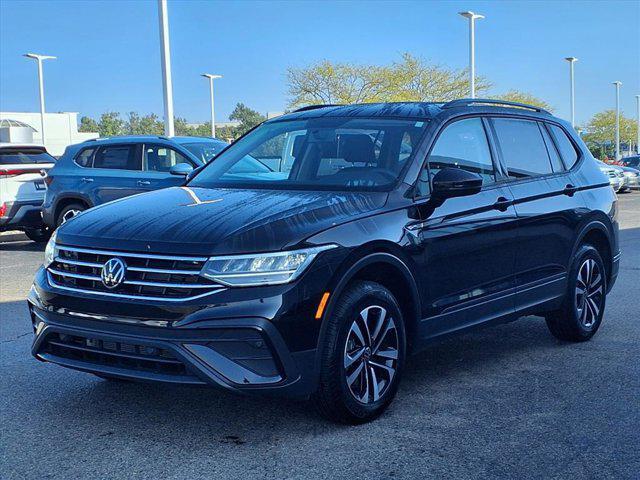 Photo of 2022 Deep Black Pearl Volkswagen Tiguan