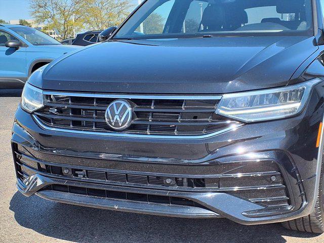 Photo of 2024 Deep Black Pearl Volkswagen Tiguan