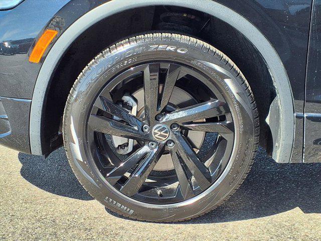 Photo of 2024 Deep Black Pearl Volkswagen Tiguan