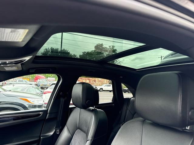 Photo of 2020 black Porsche Macan