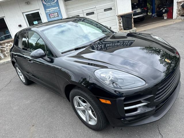 Photo of 2020 black Porsche Macan