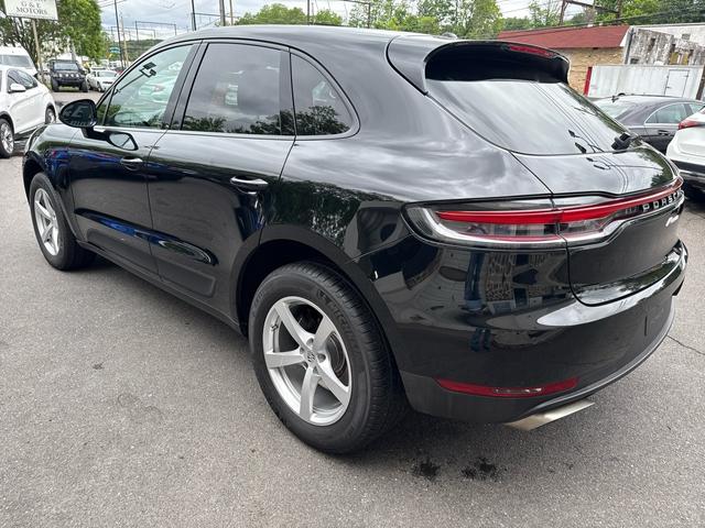 Photo of 2020 black Porsche Macan