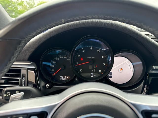 Photo of 2020 black Porsche Macan
