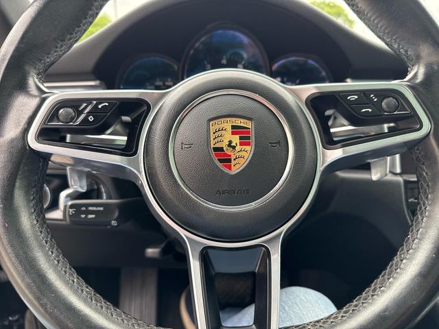 Photo of 2020 black Porsche Macan