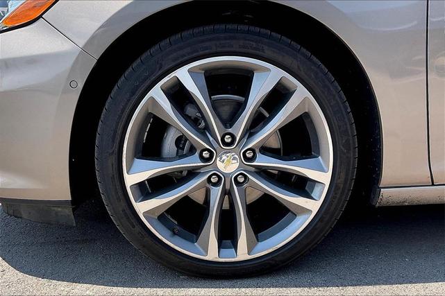 Photo of 2022 Mineral Gray Metallic Chevrolet Malibu