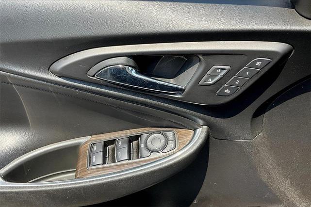 Photo of 2022 Mineral Gray Metallic Chevrolet Malibu