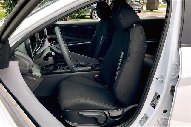 Photo of 2025 Serenity White Hyundai ELANTRA