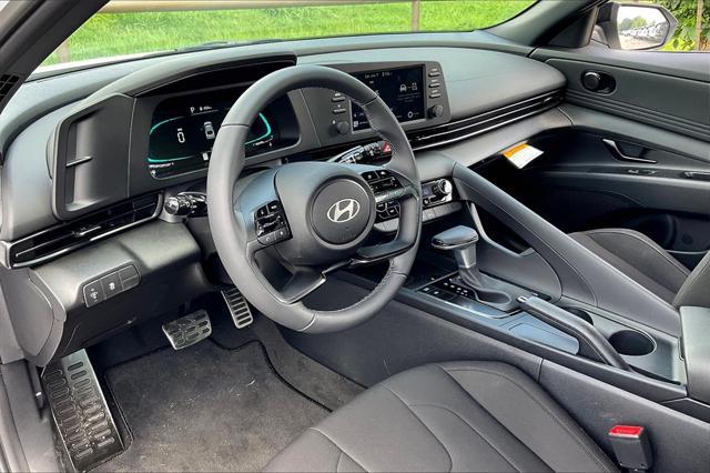 Photo of 2025 Serenity White Hyundai ELANTRA