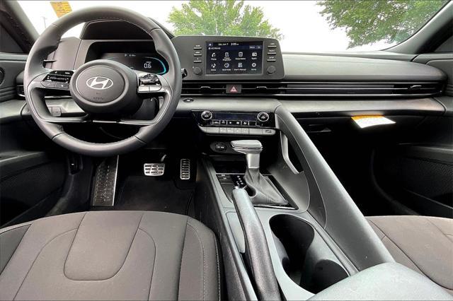 Photo of 2025 Serenity White Hyundai ELANTRA