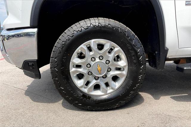 Photo of 2024 Summit White Chevrolet Silverado 2500