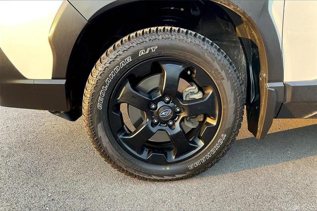 Photo of 2023 Crystal White Pearl Subaru Forester