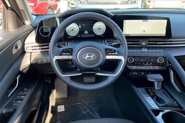 Photo of 2025 Serenity White Hyundai ELANTRA