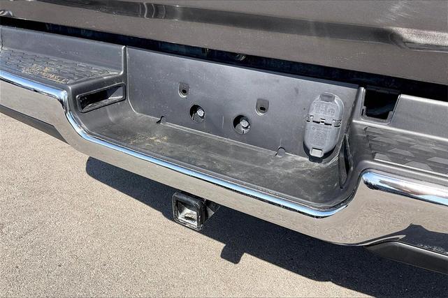 Photo of 2022 Granite Crystal Metallic Clearcoat RAM 1500