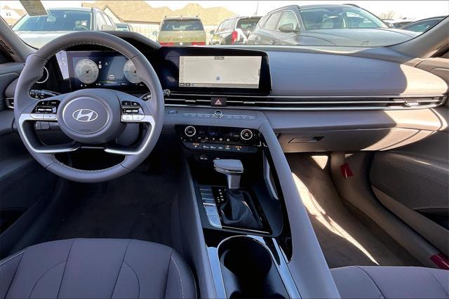 Photo of 2025 Amazon Gray Hyundai ELANTRA