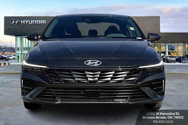 Photo of 2025 Amazon Gray Hyundai ELANTRA