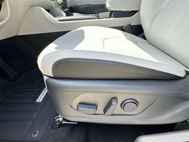 Photo of 2026 Ebony Black Kia Sportage