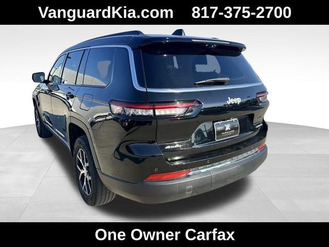 Photo of 2024 Diamond Black Crystal Pearlcoat Jeep Grand Cherokee L