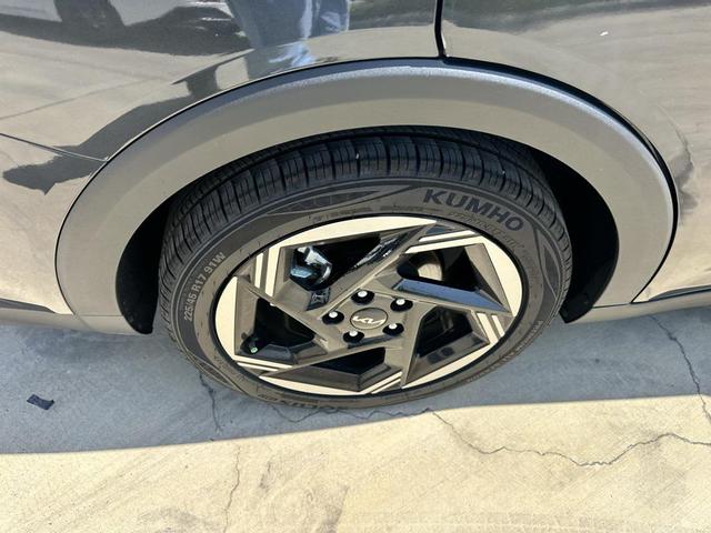 Photo of 2025 Interstellar Gray Kia K4