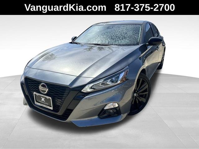 Photo of 2022 Gun Metallic Nissan Altima