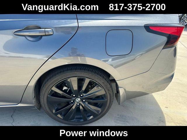 Photo of 2022 Gun Metallic Nissan Altima