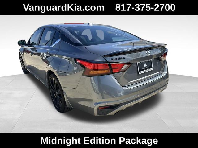Photo of 2022 Gun Metallic Nissan Altima