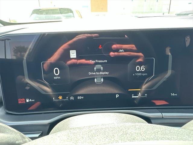 Photo of 2026 Glacial White Pearl Kia Sportage