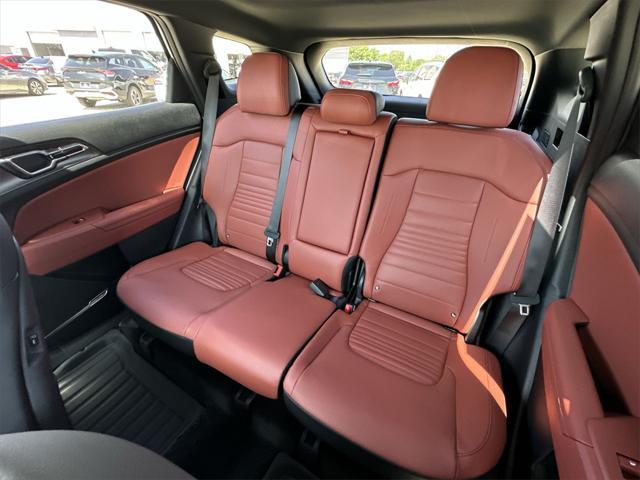Photo of 2026 Glacial White Pearl Kia Sportage