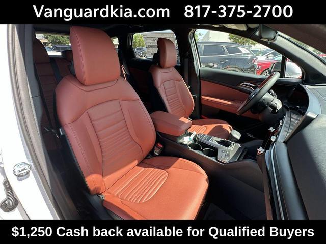 Photo of 2026 Glacial White Pearl Kia Sportage