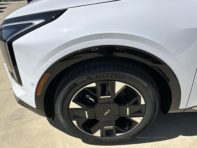 Photo of 2026 Glacial White Pearl Kia Sportage