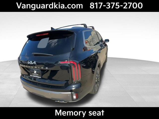 Photo of 2025 Ebony Black Kia Telluride