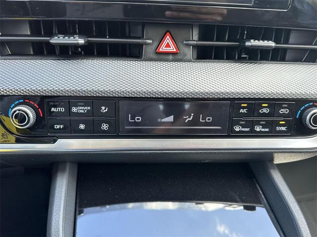 Photo of 2025 Gravity Gray Kia Sportage Hybrid