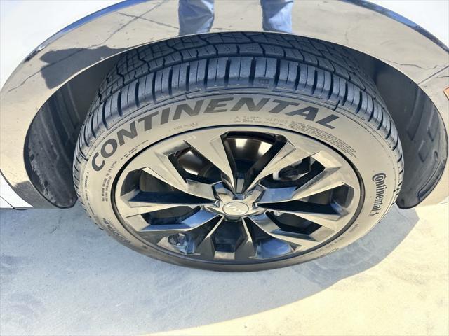 Photo of 2022 Glacial White Pearl Kia Sorento