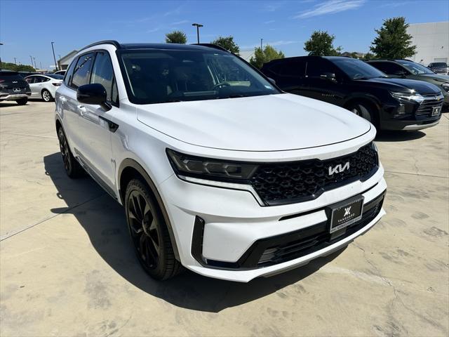 Photo of 2022 Glacial White Pearl Kia Sorento