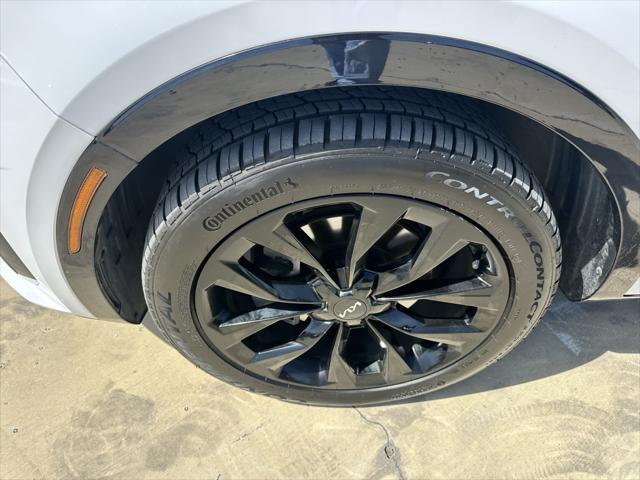 Photo of 2022 Glacial White Pearl Kia Sorento