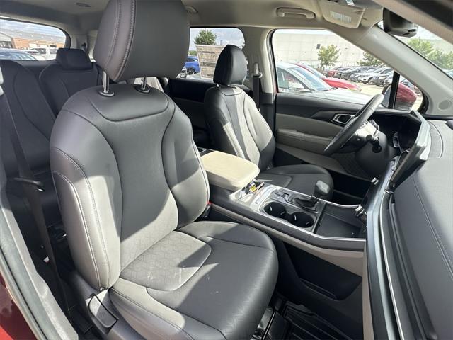 Photo of 2026 Flare Red Kia Carnival