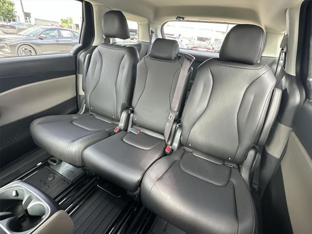 Photo of 2026 Flare Red Kia Carnival